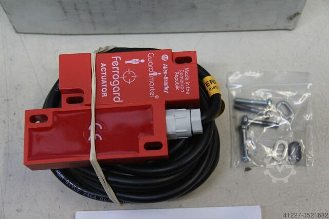 Safety switch Allen-Bradley Guardmaster 440N-G02014