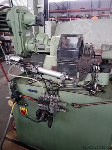 Zentrier- und Endenbearbeitungsmaschine LNS Anfasen