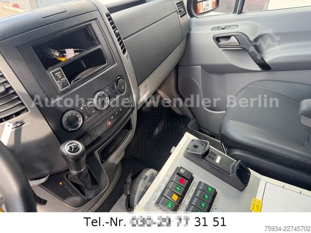 Feuerwehrfahrzeug MERCEDES-BENZ Sprinter 516 CDI RTW Fahrtec Trage & Sessel