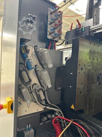 Injection molding machine Engel Victory 330H/200V/140 combi Ecodrive