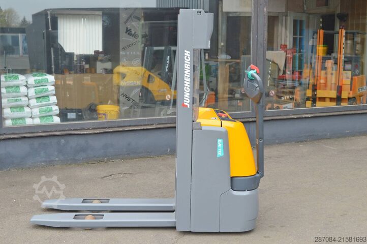 Hochhubwagen Jungheinrich EJC 112