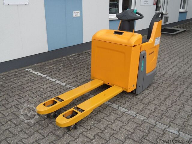 Niederhubwagen Jungheinrich ERE 225 - feste Plattform - 2025 - wenig Stunden