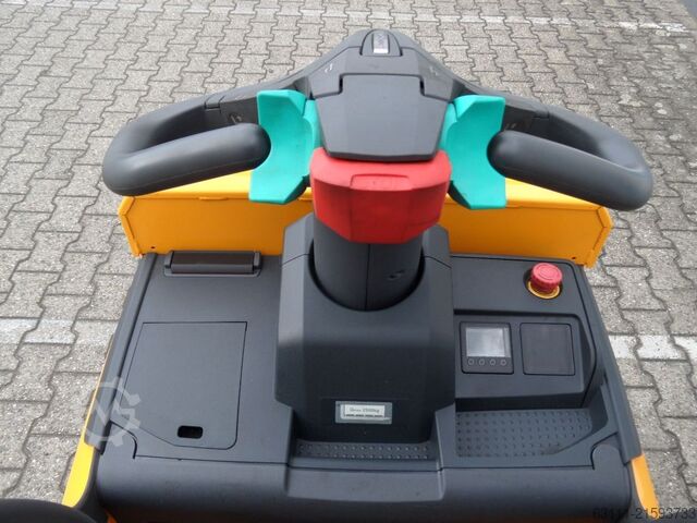 Niederhubwagen Jungheinrich ERE 225 - feste Plattform - 2025 - wenig Stunden