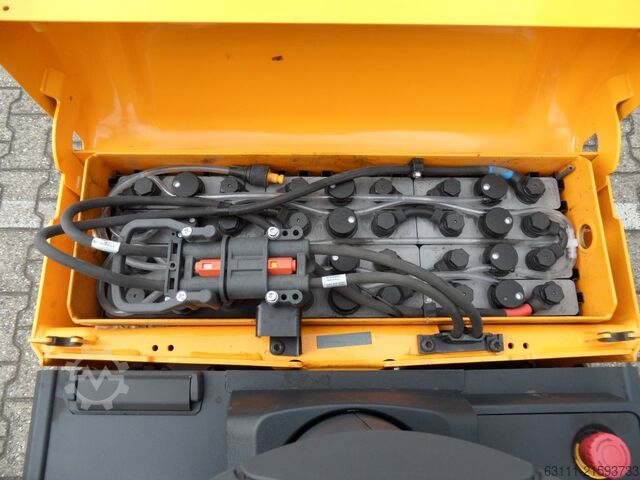 Niederhubwagen Jungheinrich ERE 225 - feste Plattform - 2025 - wenig Stunden