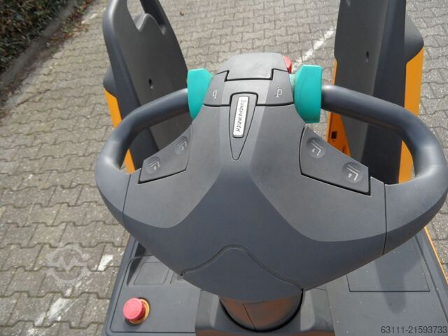 Niederhubwagen Jungheinrich ERE 225 - feste Plattform - 2025 - wenig Stunden