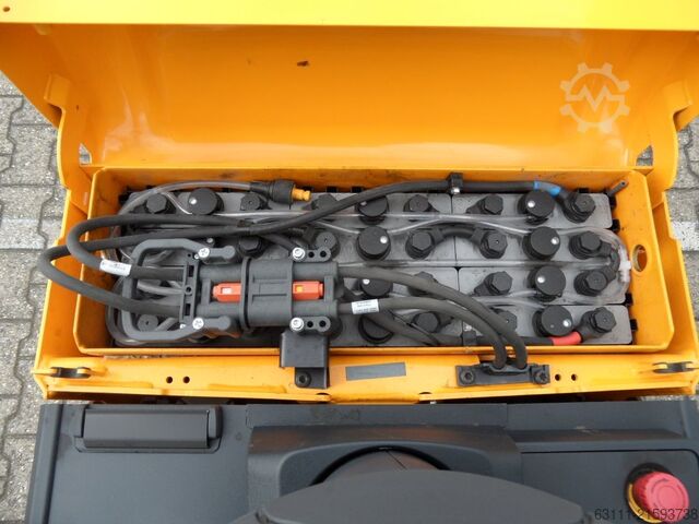 Niederhubwagen Jungheinrich ERE 225 - feste Plattform - 2025 - wenig Stunden