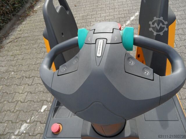 Niederhubwagen Jungheinrich ERE 225 - feste Plattform - 2025 - wenig Stunden