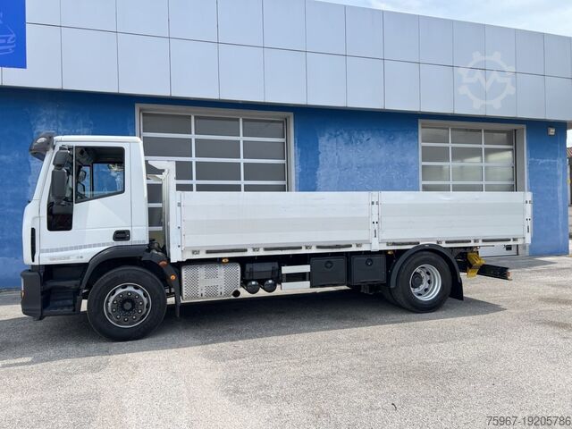 Flatbed truck Iveco Eurocargo 180e28
