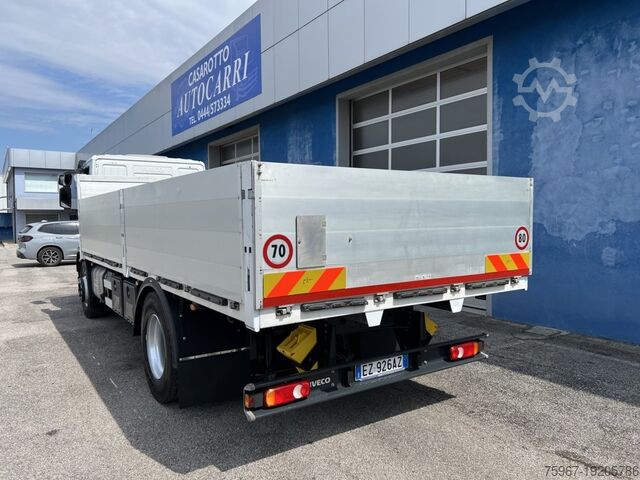 Flatbed truck Iveco Eurocargo 180e28