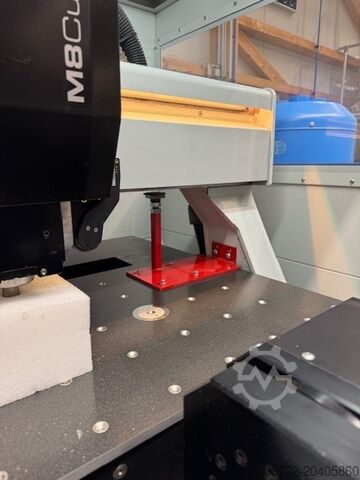 Vertikales Bearbeitungszentrum DATRON M8Cube A