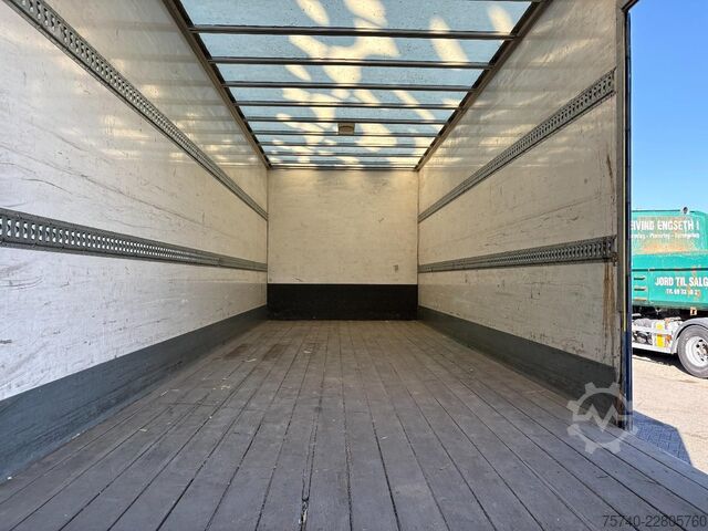 Koffer DAF LF 220 + EURO 6 + LIFT  + 6 CYL + 12T
