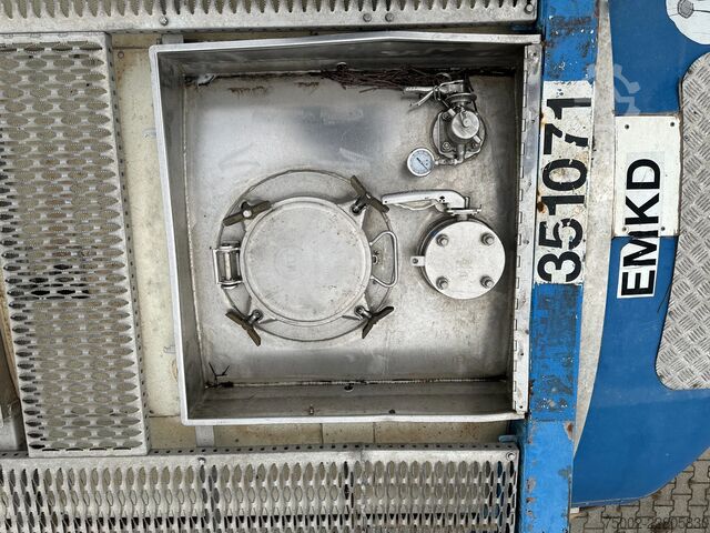 Tankcontainer Van Hool 34.600L / 1-comp. + baffles / 20FT swapbody / U...