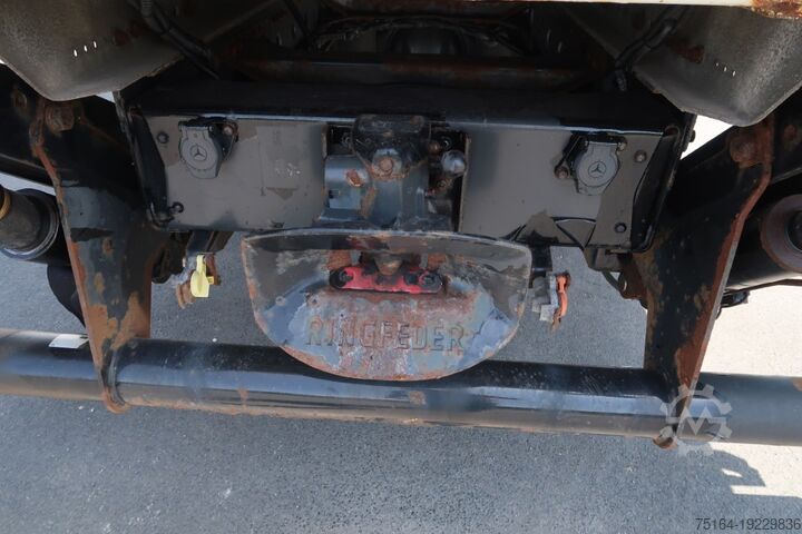 Truck with box body Mercedes-Benz 1222 L