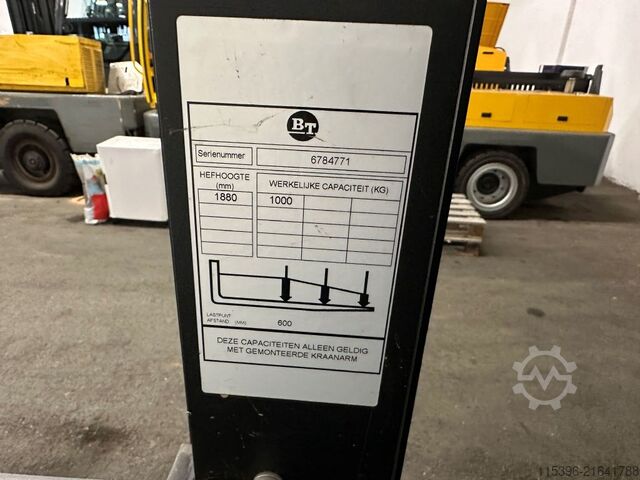 Vertikal-Kommissionierer Toyota OSE 100 - 1401 Stunden !!!!