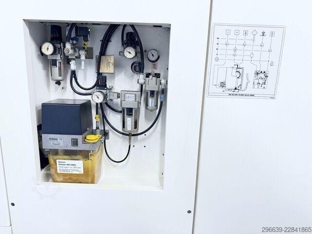 Vertical machining centre DMG MORI ecoMill 635 V