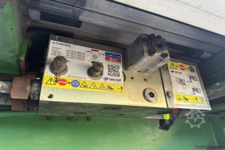 Auflieger CF 300 Schubboden / Swiss-Vehicle