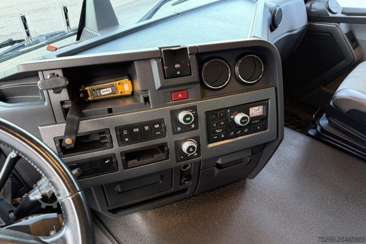 Flatbed truck with tarp Renault T460 4x2 Pritsche-Plane/Swiss-Vehicle