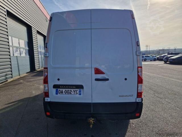 Transporter mit Koffer Renault Master 2.3 DCI 125