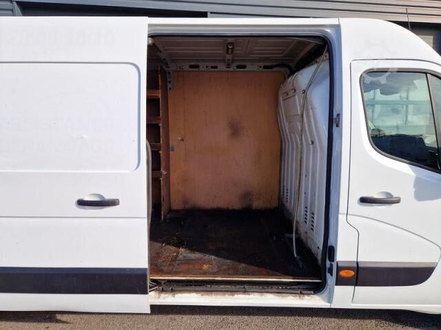 Transporter mit Koffer Renault Master 2.3 DCI 125