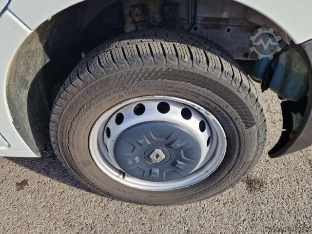 Transporter mit Koffer Renault Master 2.3 DCI 125