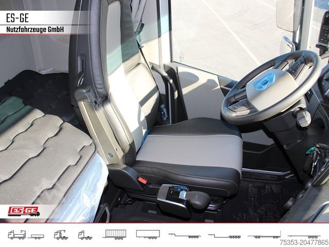 Heavy-duty truck VOLVO FH 551 8x4 Tridem VLA (Luftfederung)