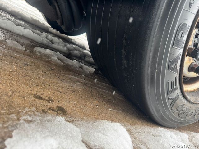 Open semitrailer with tarp SCHMITZ CARGOBULL SCB*S3T *  * LIFTACHSE * HUBDACH*ÜBERBREITE