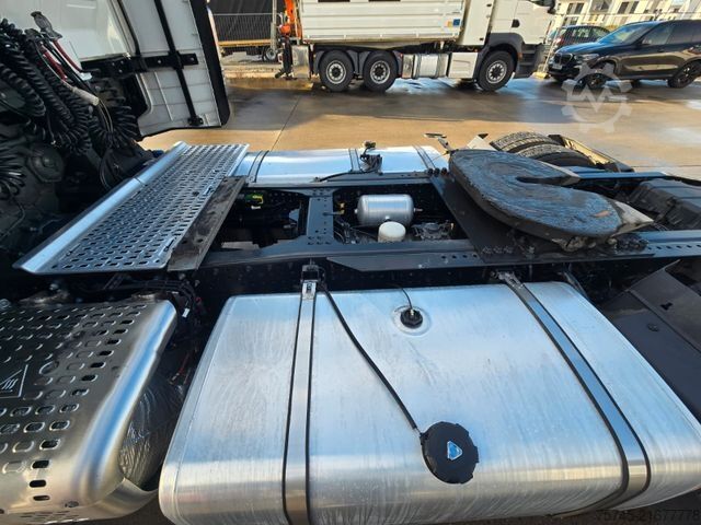 Standard tractor unit IVECO S-WAY 530 * ACC * VOLLLUFT * 2X TANK * KLIMAAUT