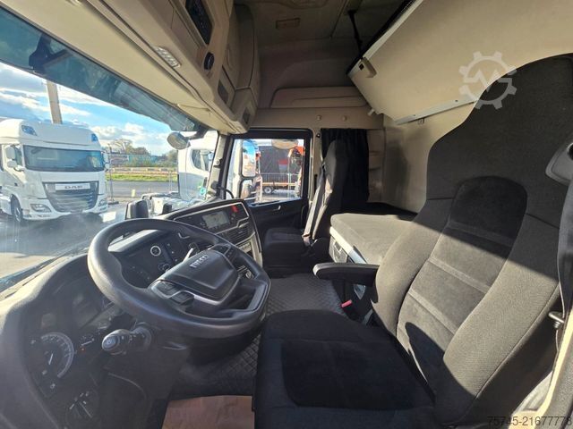 Standard tractor unit IVECO S-WAY 530 * ACC * VOLLLUFT * 2X TANK * KLIMAAUT