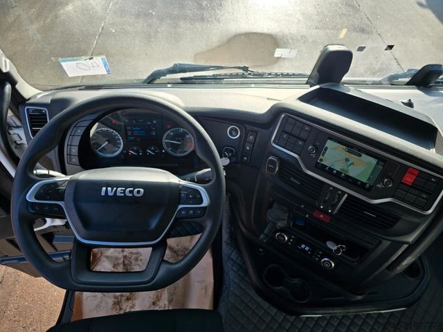 Standard tractor unit IVECO S-WAY 530 * ACC * VOLLLUFT * 2X TANK * KLIMAAUT
