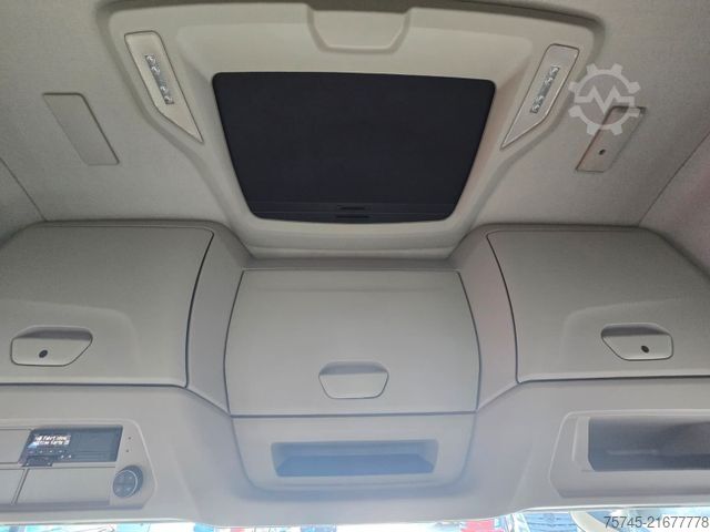 Standard tractor unit IVECO S-WAY 530 * ACC * VOLLLUFT * 2X TANK * KLIMAAUT