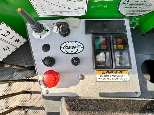 4-Wege-Gabelstapler Combilift C4000 / TRIPLEX / 4900MM / GAS