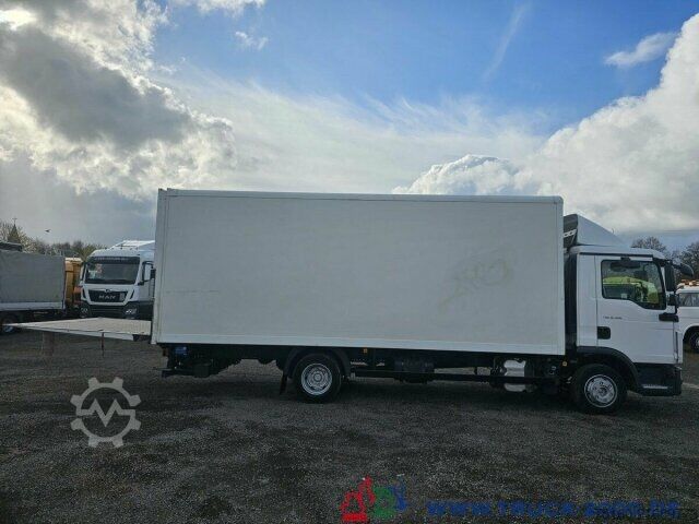 Transporter mit Koffer MAN TGL 8.180 Koffer 6050 mm LBW Palfinger 1000 Kg