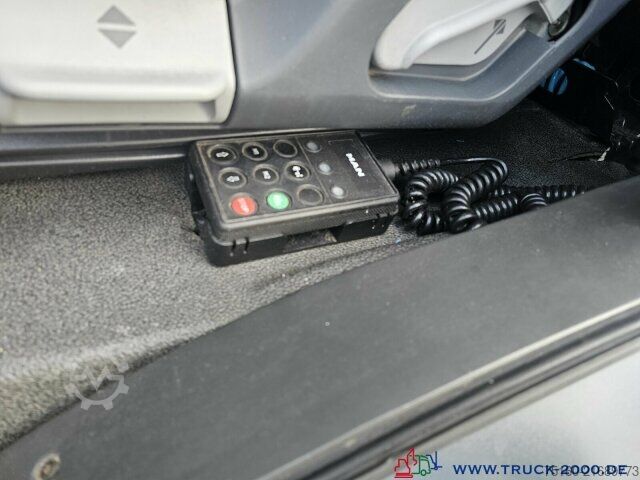 Transporter mit Koffer MAN TGL 8.180 Koffer 6050 mm LBW Palfinger 1000 Kg