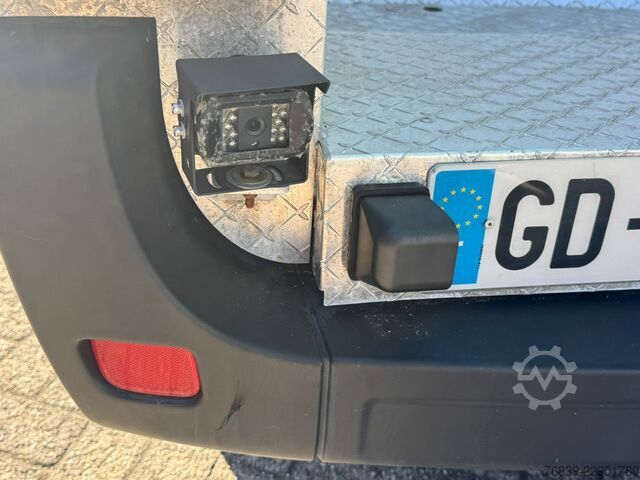 Lifting platform Renault Master Hoogwerker Klubb KL26
