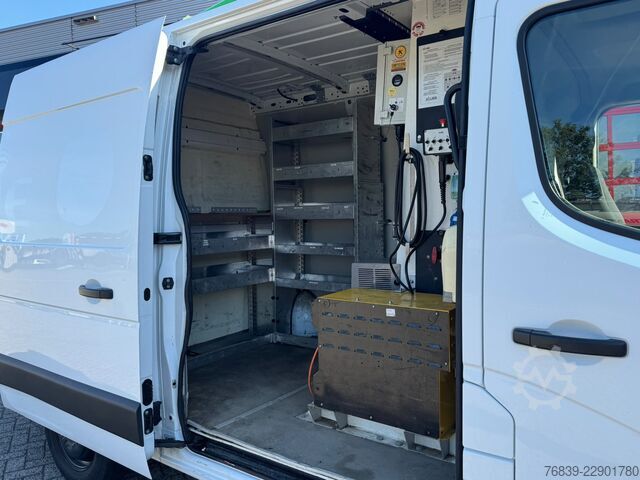 Lifting platform Renault Master Hoogwerker Klubb KL26