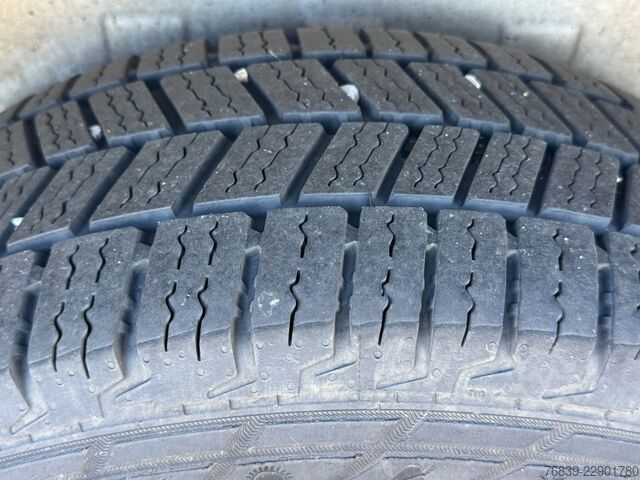 Lifting platform Renault Master Hoogwerker Klubb KL26