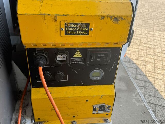 Lifting platform Renault Master Hoogwerker Klubb KL26