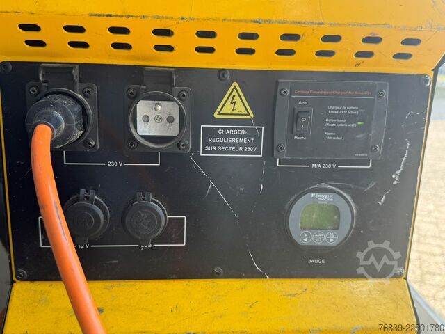 Lifting platform Renault Master Hoogwerker Klubb KL26