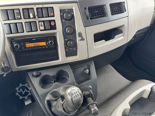 Suitcase Volvo FL 240 / 6 Cylinder / 18 Tons / Manual / Tail L...