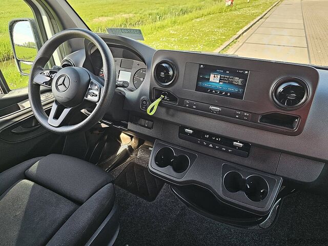 High-roof van MERCEDES-BENZ SPRINTER 214 L2H2 Mbux Automaat