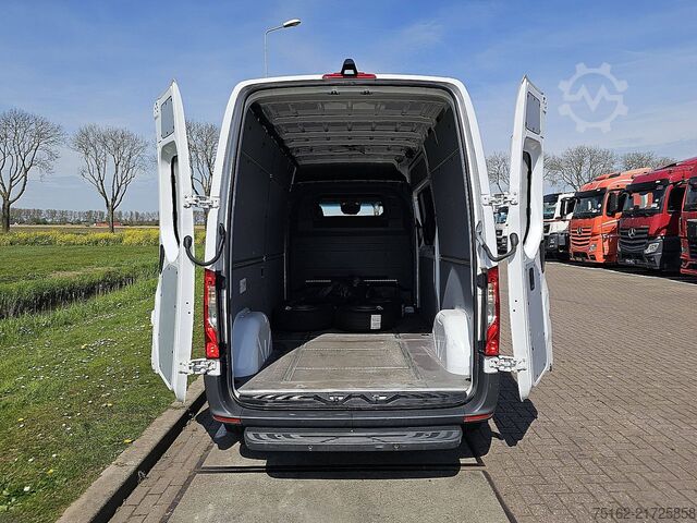 High-roof van MERCEDES-BENZ SPRINTER 214 L2H2 Mbux Automaat