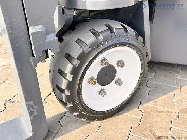 4-Wege-Gabelstapler Combilift C3000CB / GAS / TRIPLEX / 4900MM / 4807H