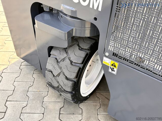 4-Wege-Gabelstapler Combilift C3000CB / GAS / TRIPLEX / 4900MM / 4807H