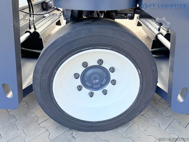 Four-way forklift Combilift C8000 GAS TRIPLEX 8300 WIDE POSITIONER