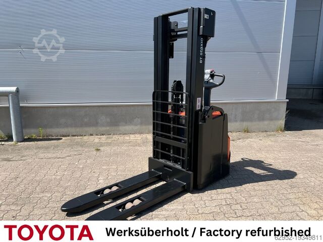 High Lift stacker Toyota SWE 145, Akku überh.!
