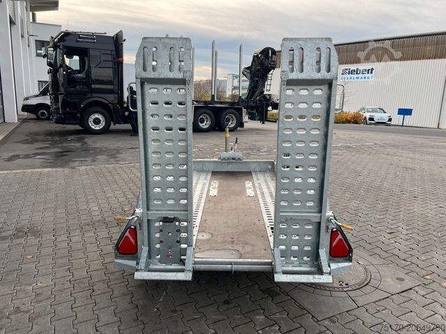Low loader trailer BRIAN JAMES TRAILERS Cargo Digger Plant 2 / Länge: 2.800mm / 3.500kg