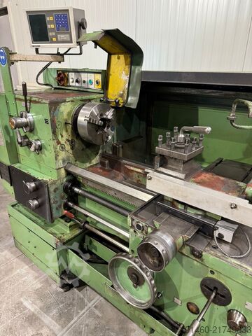 Drehdurchmesser 560 mm × 2000 mm zwischen den Spitzen Tos SUI 50