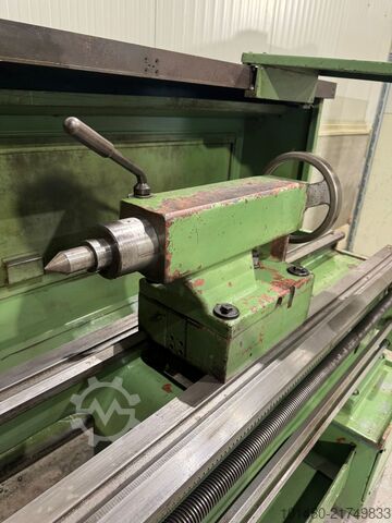Drehdurchmesser 560 mm × 2000 mm zwischen den Spitzen Tos SUI 50