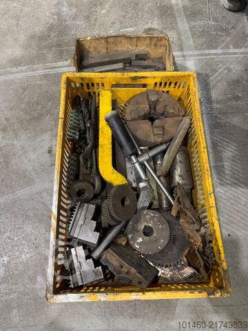 Drehdurchmesser 560 mm × 2000 mm zwischen den Spitzen Tos SUI 50