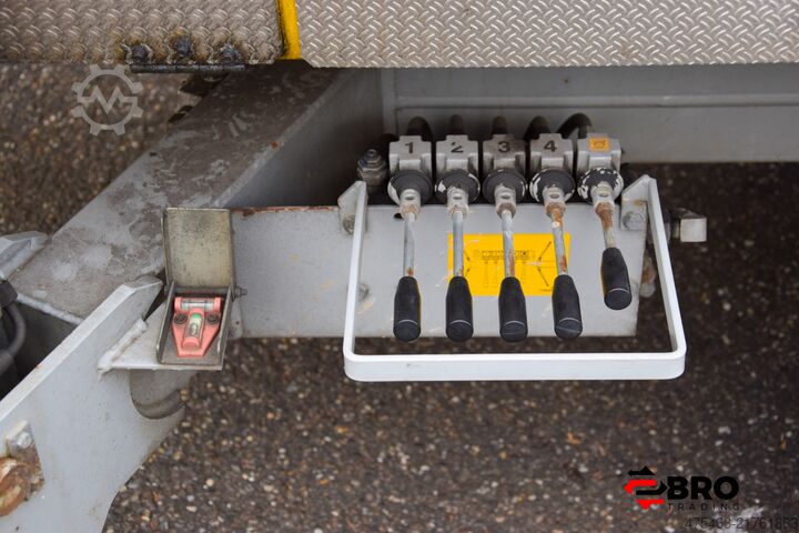 Trailer-mounted aerial work platform + Self-propelled Ommelift 1830 EBZX Aanhangerhoogwerker